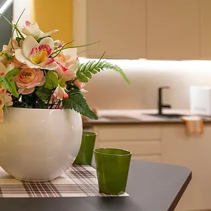 Nina Sweet In Apartamento Venecia